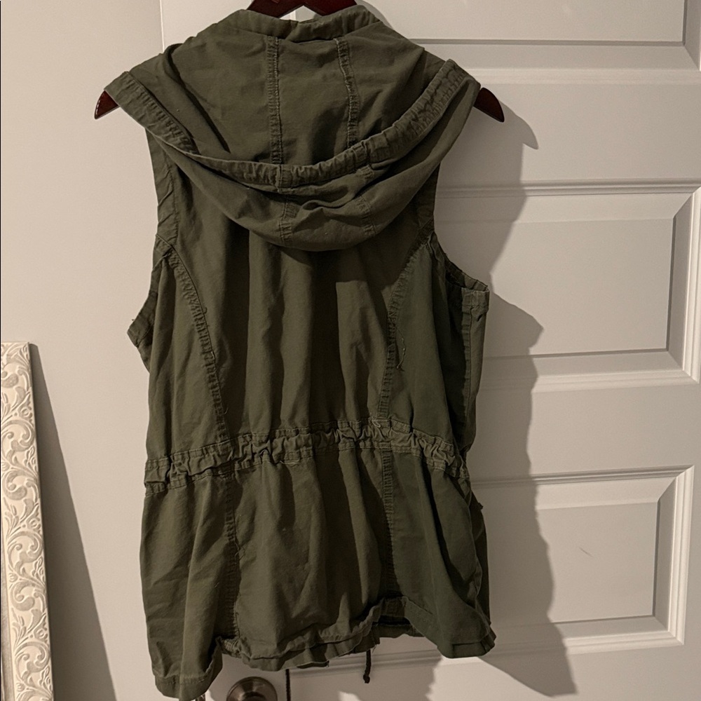 Olive Green Hooded Utility Vest - Picture 5 of 5